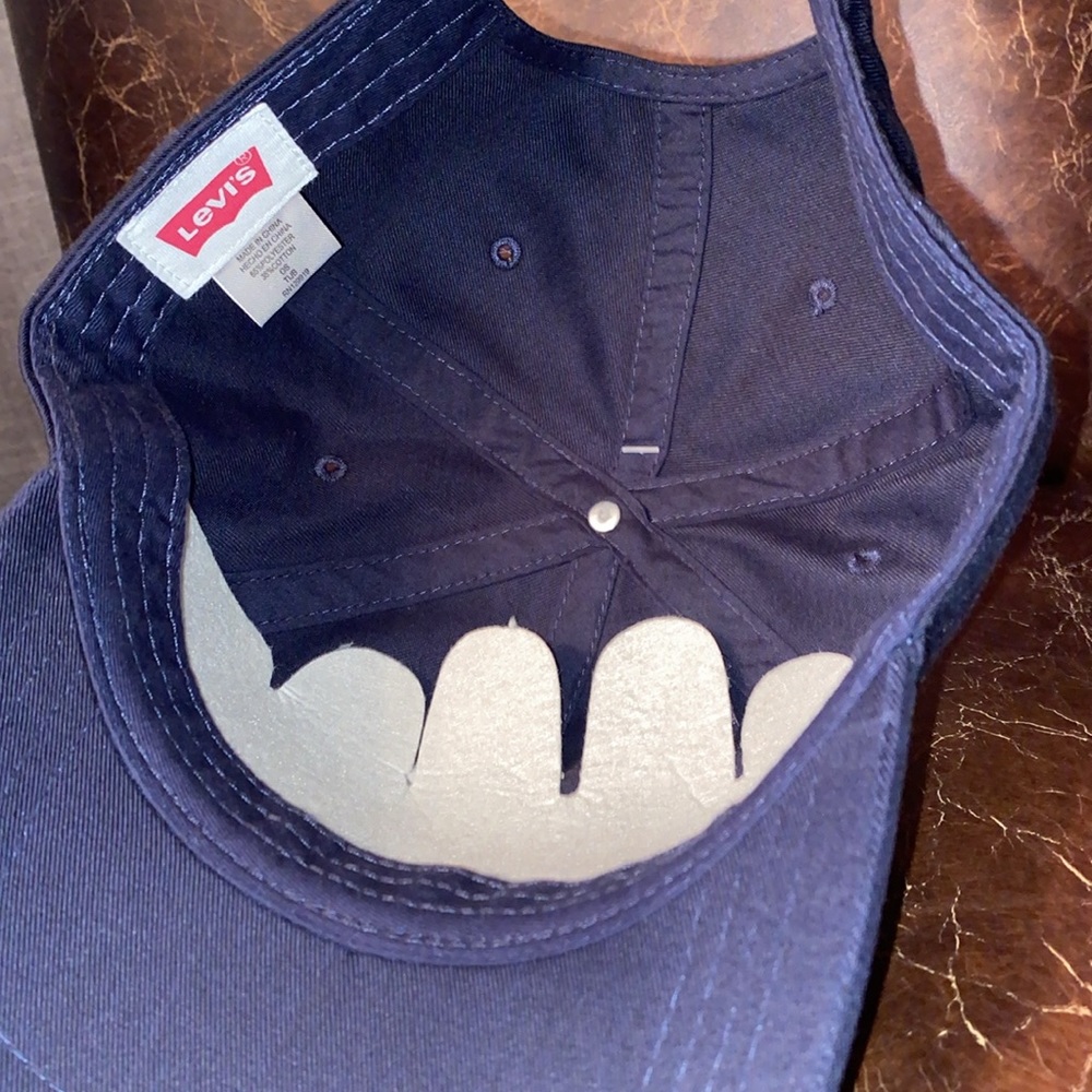 Levi’s hat - Picture 3 of 3